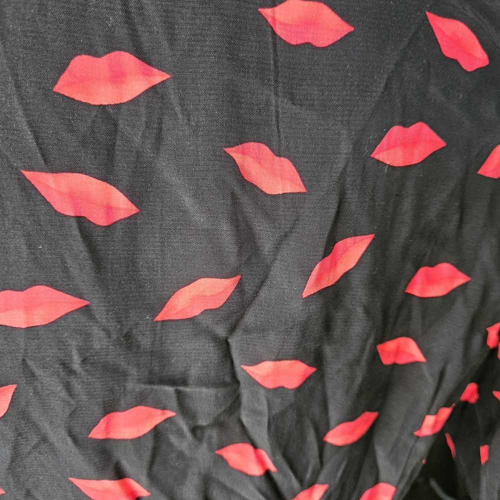 a new day Black and Red Lips Dress NWOT - Picture 4 of 5